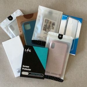 Lot of IPhone and Galaxy Cases